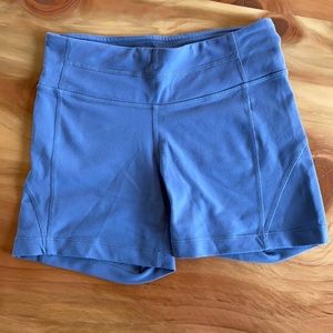 Athleta Kickbooty 2 Yoga Shorts Slate Blue Size XS